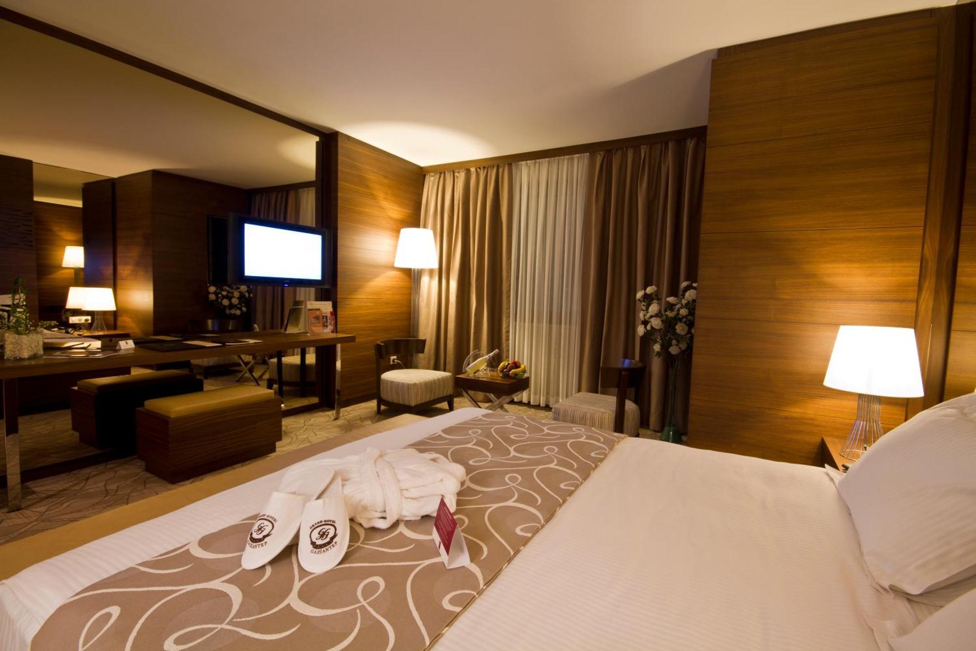 Grand Hotel Gaziantep Bagian luar foto